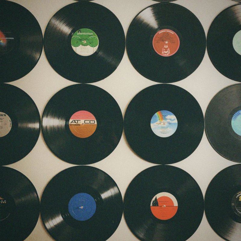 Audio | Vinyl, CDs and cassettes